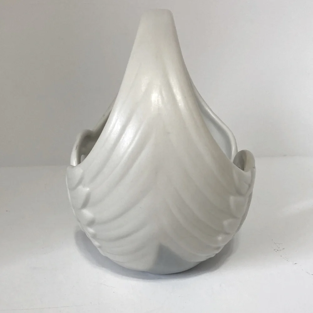 Vintage 1980s FITZ and FLOYD White Swan Handled Basket Bowl Porcelain Japan